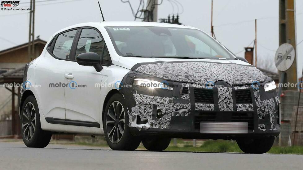 Renault Clio (2023) mit Facelift als Erlkönig