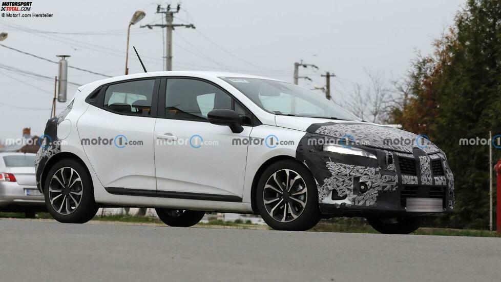 Renault Clio (2023) mit Facelift als Erlkönig