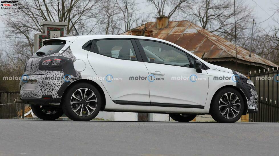 Renault Clio (2023) mit Facelift als Erlkönig