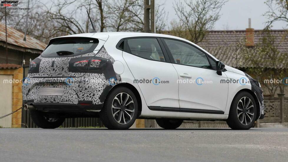Renault Clio (2023) mit Facelift als Erlkönig