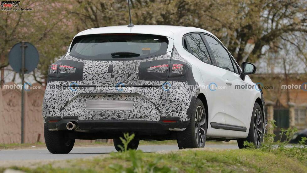 Renault Clio (2023) mit Facelift als Erlkönig