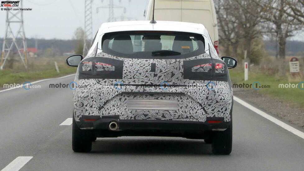 Renault Clio (2023) mit Facelift als Erlkönig
