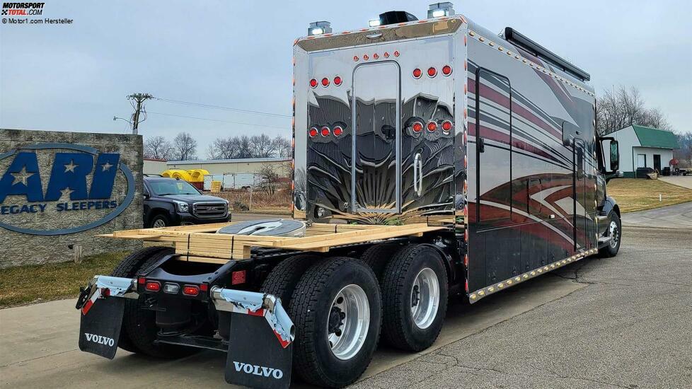 Volvo Semi mit riesiger Schlafkabine