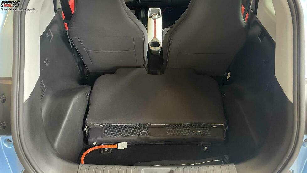 ARI 902 Comfort mit umgeklappter Rücksitzbank
