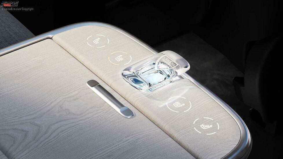 Volvo EX90 Excellence: Schalter für die Parfümierung aus Orrefors-Glas und Touchpad für die Sitzeinstellungen