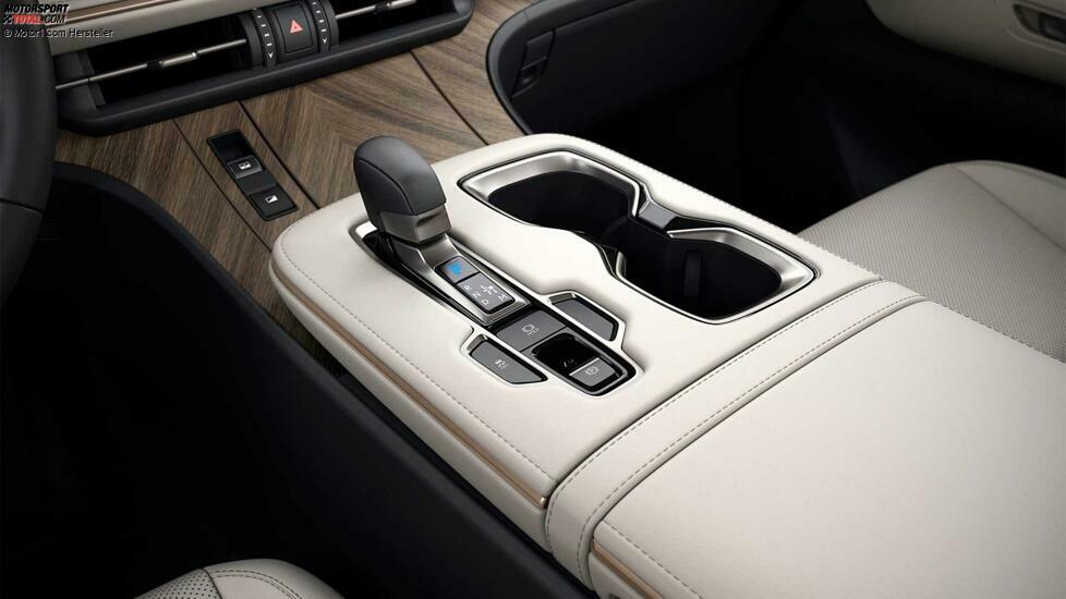 2024 Lexus LM