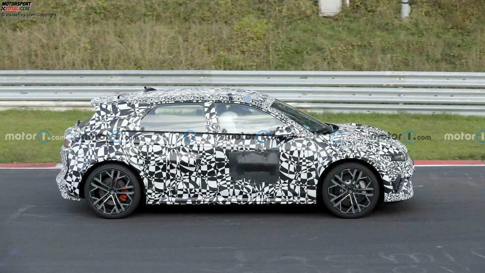 Hyundai Ioniq 5 N als Erlkönig auf der Rennstrecke