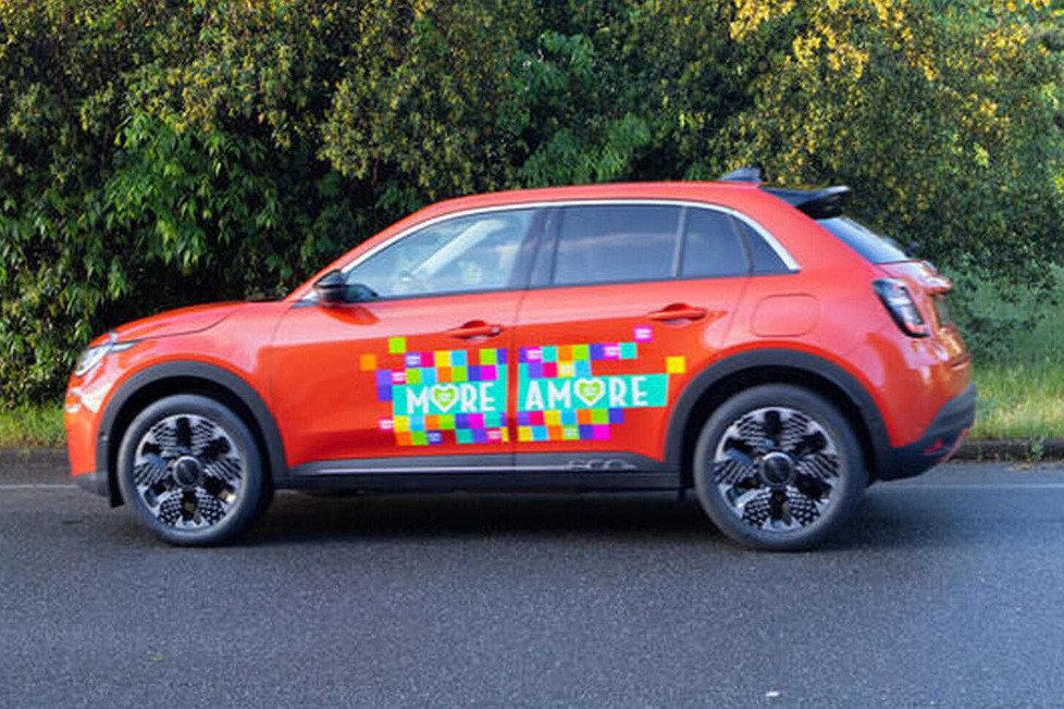Das erste Foto des Fiat 600, des Erben des 500X, ist aufgetaucht und wurde in Deutschland während einiger Tests ohne Tarnung aufgenommen