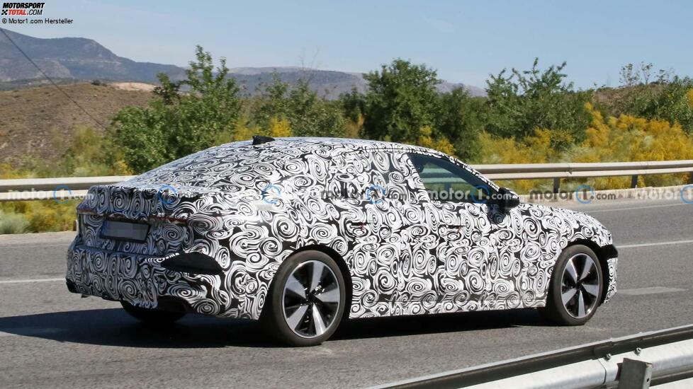 Audi A5 Sportback (2024) auf neuen Erlkönigbildern