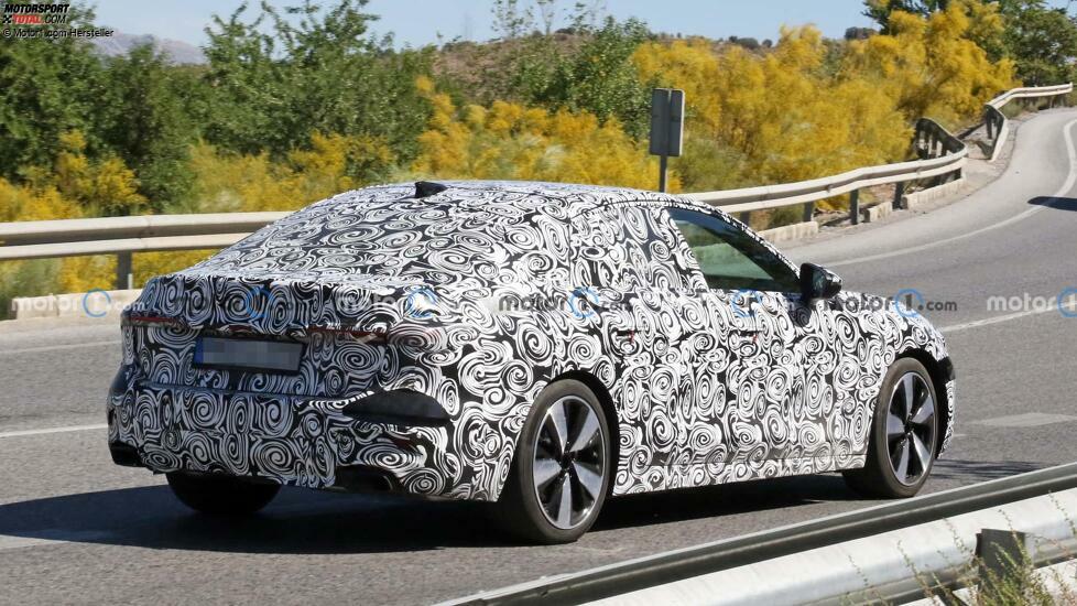 Audi A5 Sportback (2024) auf neuen Erlkönigbildern