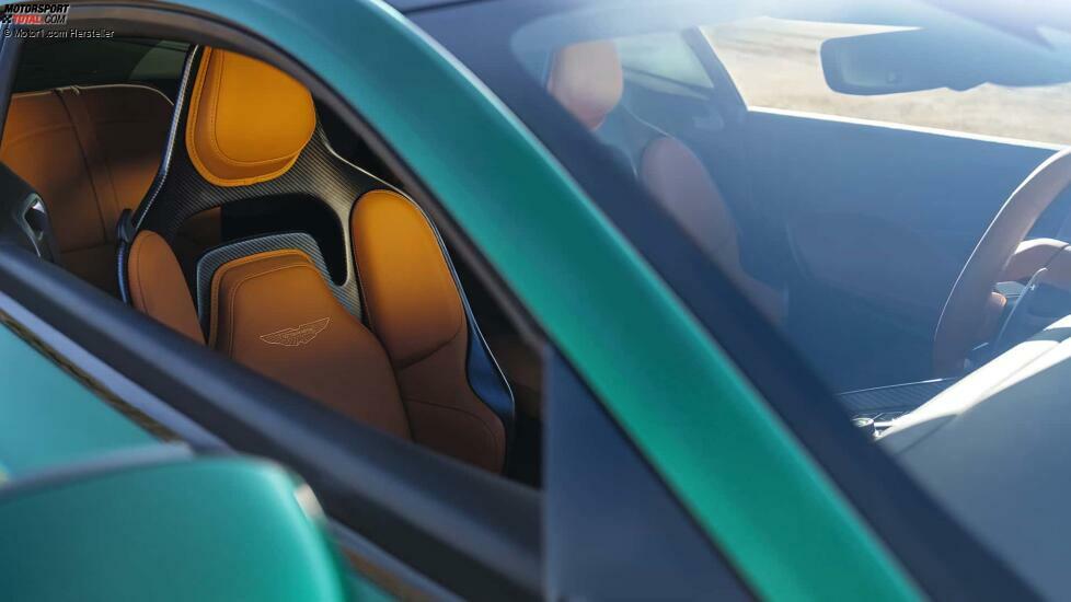Aston Martin DB12 (2023)