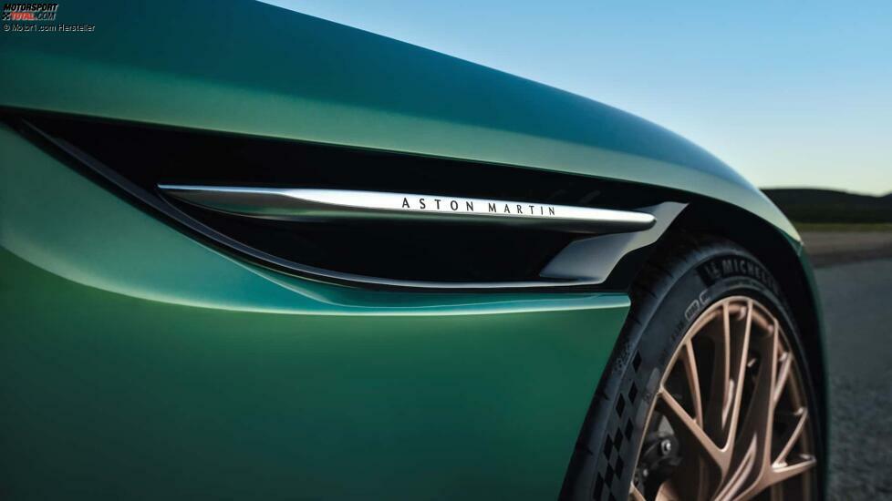 Aston Martin DB12 (2023)