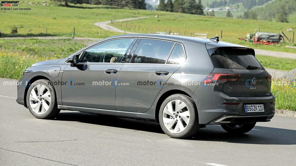 VW Golf 8 Facelift (2024) auf Erlkönigfotos