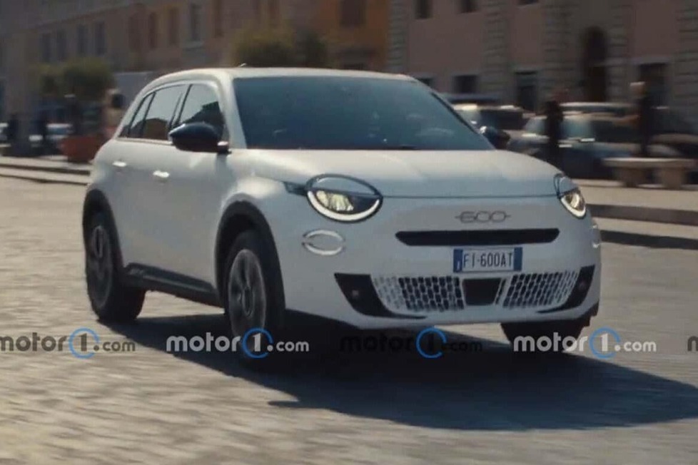 Im Juli wird das kleine SUV dann vollständig mit allen technischen Daten vorgestellt ...