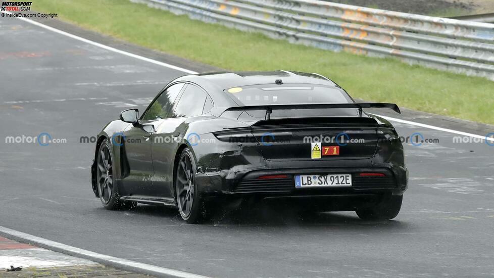 Porsche Taycan Turbo GT (2023) auf neuen Erlkönig-Aufnahmen