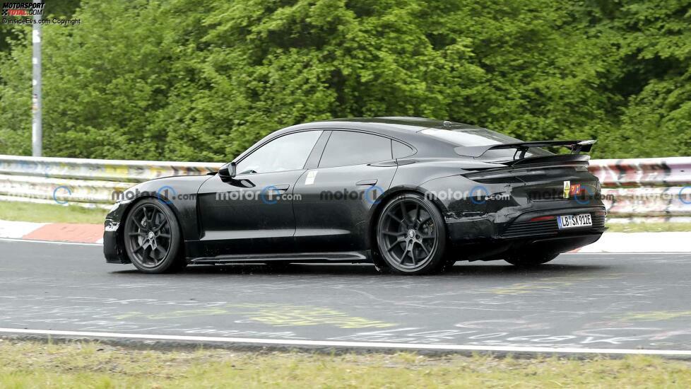 Porsche Taycan Turbo GT (2023) auf neuen Erlkönig-Aufnahmen