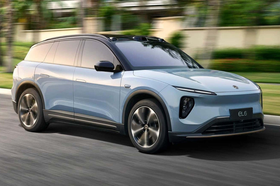 Ab August bestellbar ist das große Elektro-SUV von Nio: Der 360 kW starke Allradler kostet in der Basisversion mit 75-kWh-Batterie 65.500 Euro