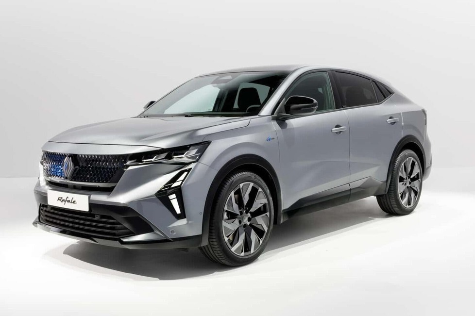 Später soll noch eine neue PHEV-Version mit elektrischer Hinterachse und 300 PS folgen ...