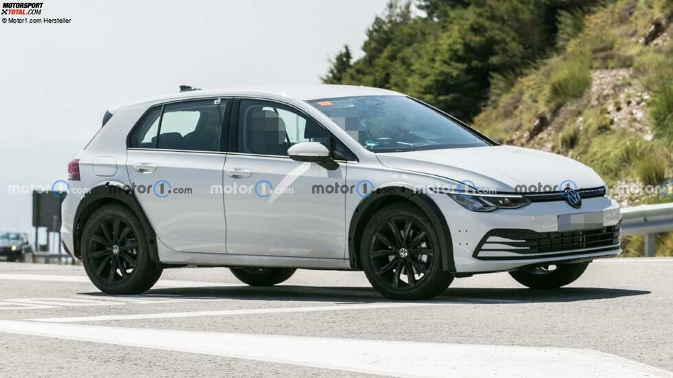 Zweite Generation VW T-Roc als Versuchsträger in Golf-Optik