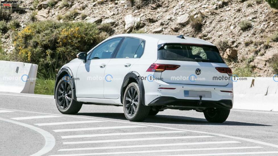 Zweite Generation VW T-Roc als Versuchsträger in Golf-Optik