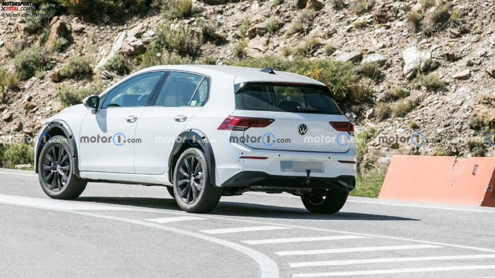 Zweite Generation VW T-Roc als Versuchsträger in Golf-Optik