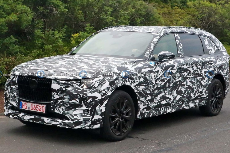 Auf Basis des CX-60 bringt der Hersteller das siebensitzige SUV noch in diesem Jahr auf den Markt ...