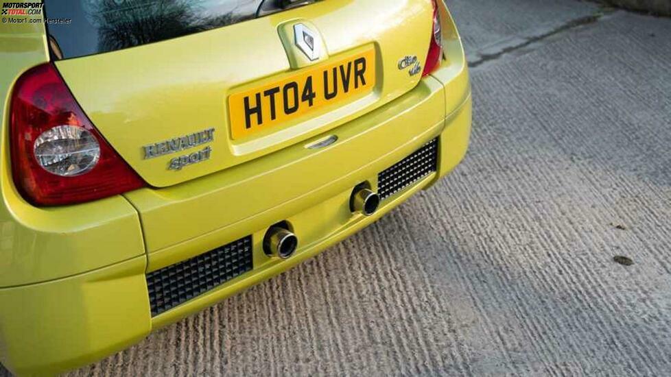 Renault Clio V6 Acid Yellow