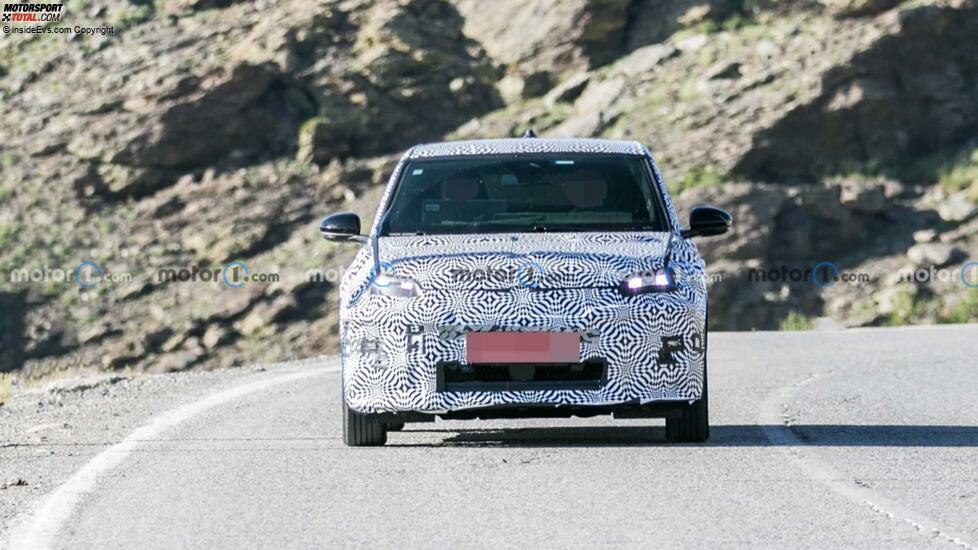 Renault 5-Prototyp 2024 mit Serienkarosserie-Spionagefoto