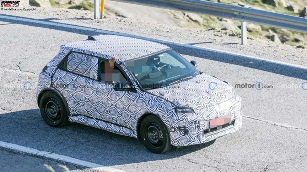Renault 5-Prototyp 2024 mit Serienkarosserie-Spionagefoto