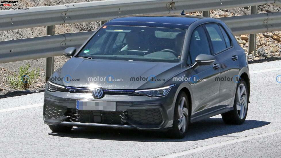 Spionagefoto des Volkswagen Golf GTE Facelifts 2024