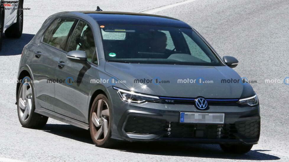 Spionagefoto des Volkswagen Golf GTE Facelifts 2024