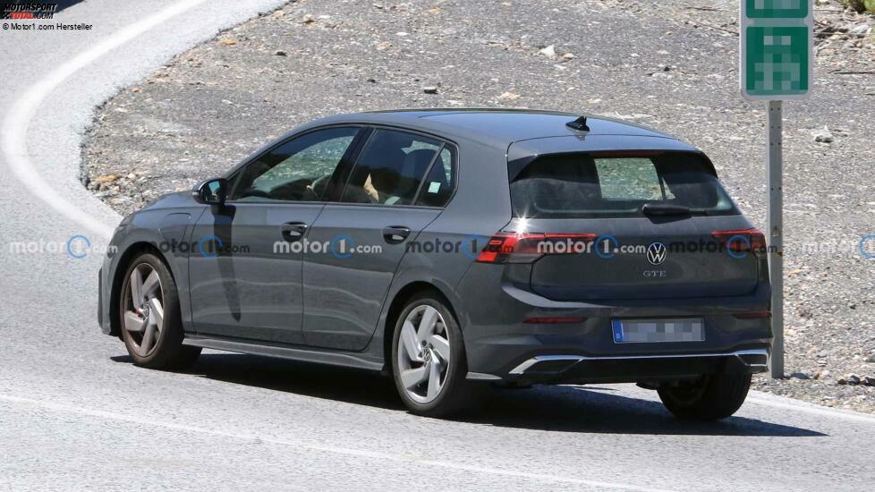 Spionagefoto des Volkswagen Golf GTE Facelifts 2024