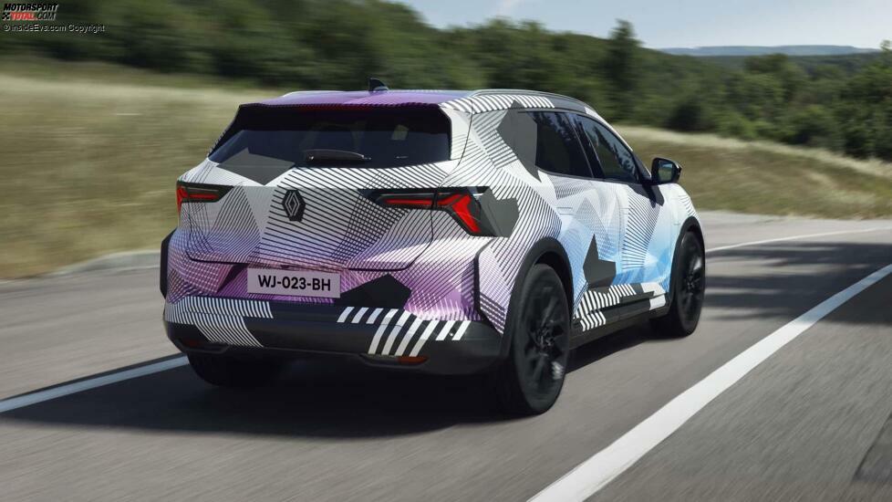Renault Scenic E-Tech Electric mit Tarnfolie als offizieller Erlkönig