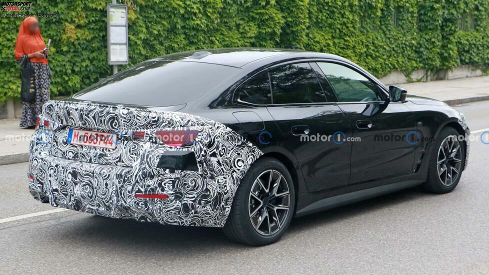 BMW i4 mit Facelift als Erlkönig