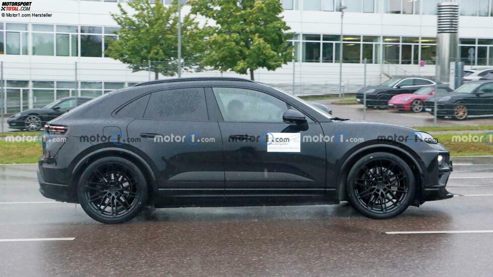 Porsche Macan Elektro (2024) als Erlkönig ohne Tarnung