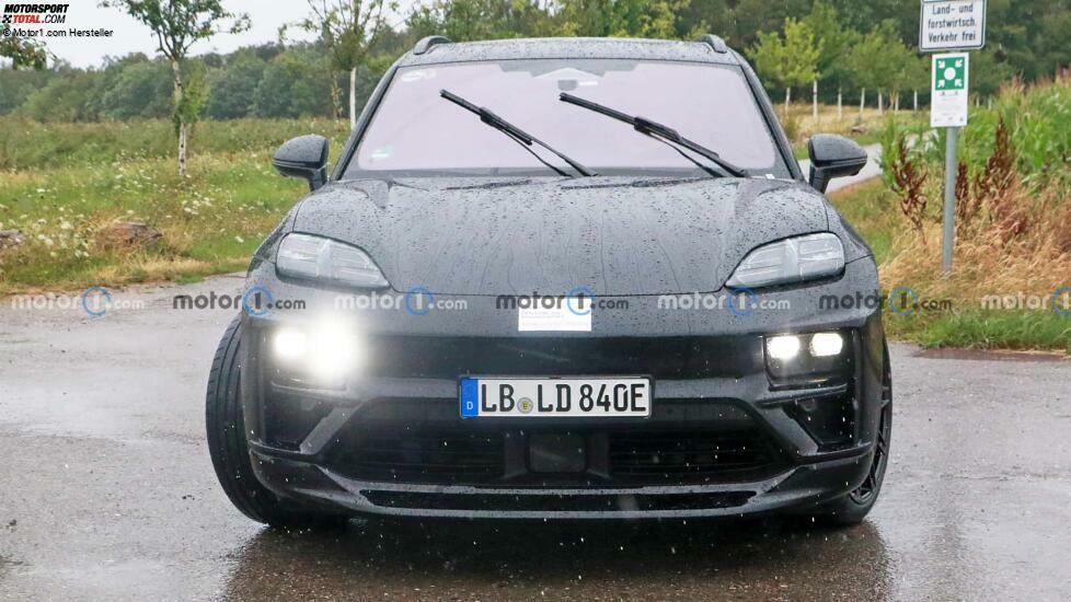 Porsche Macan Elektro (2024) als Erlkönig ohne Tarnung
