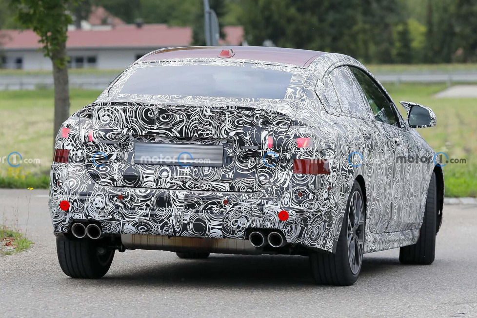 Erstmals haben unsere Fotografen die nächste Generation des 2er Gran Coupé in der M-Variante mit vier Auspuffendrohren und einem Heckspoiler erwischt