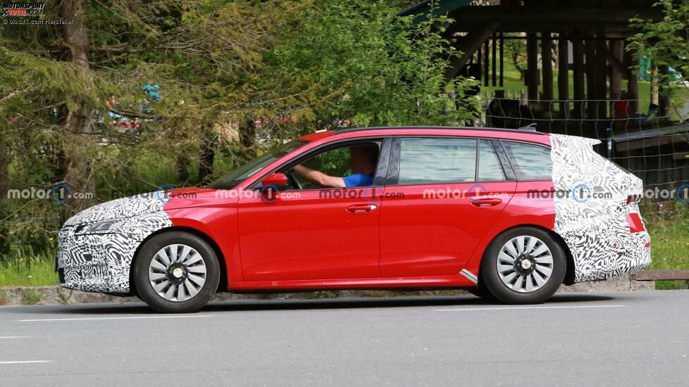 Skoda Octavia Facelift (2024) Erlkönigfotos mit Innenraum