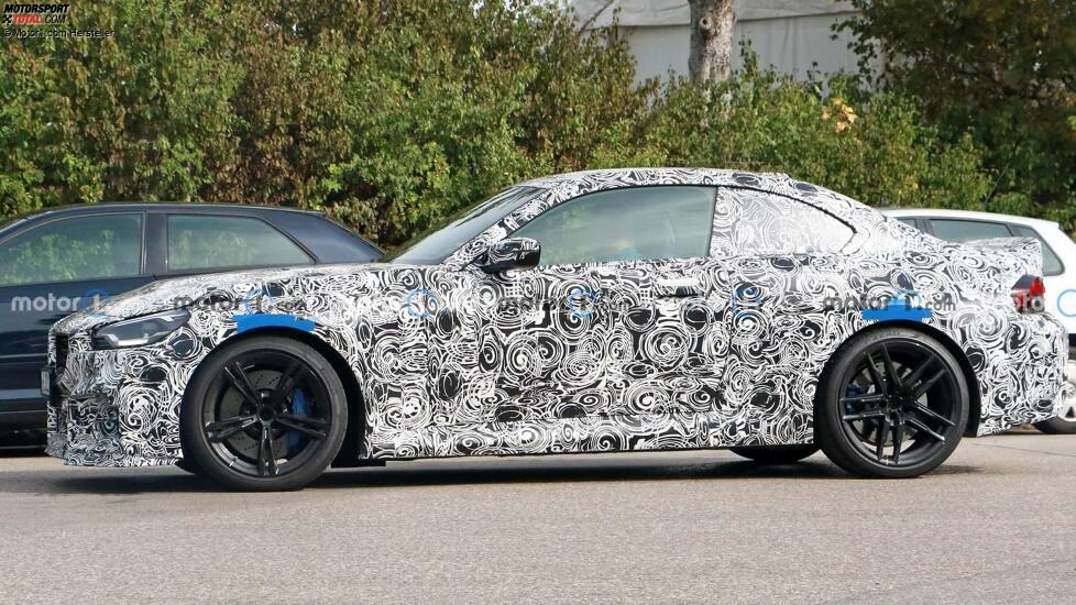 BMW M2 CS (2024) auf neuen Erlkönigbildern