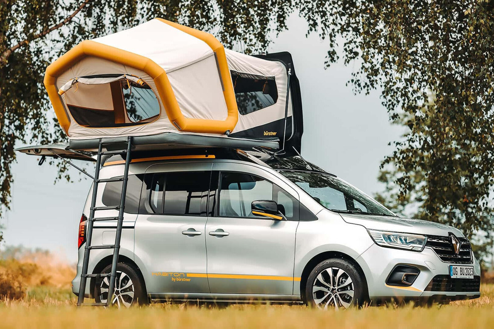 Bürstner zeigt neben diversen Auffrischungen zwei Studien auf dem Caravan Salon 2023 in Düsseldorf: Eine davon ist der Habiton auf Kangoo-Basis