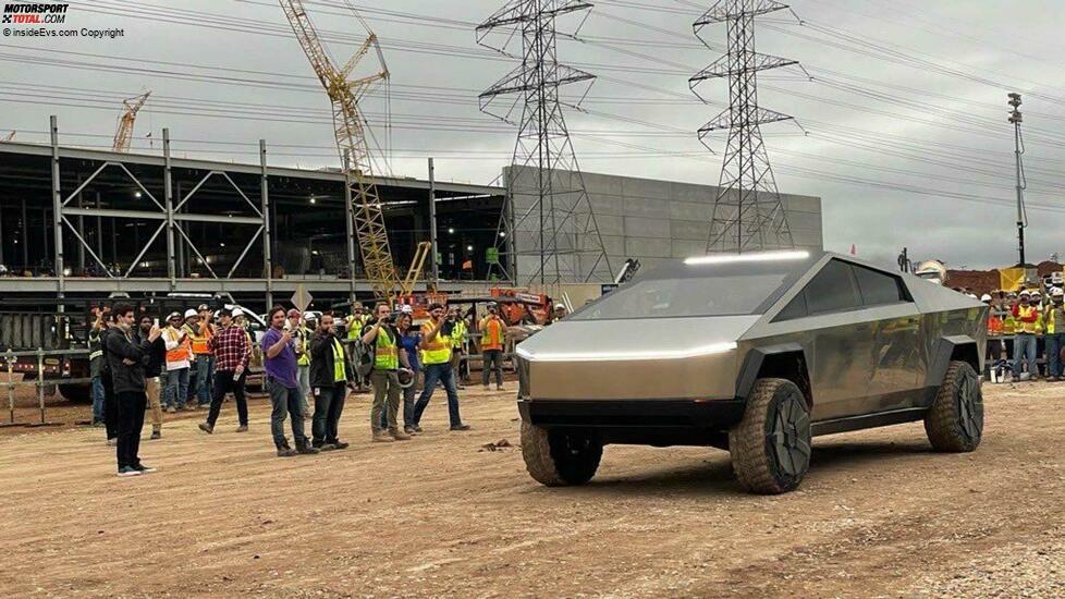 Tesla Cybertruck bei Giga Texas