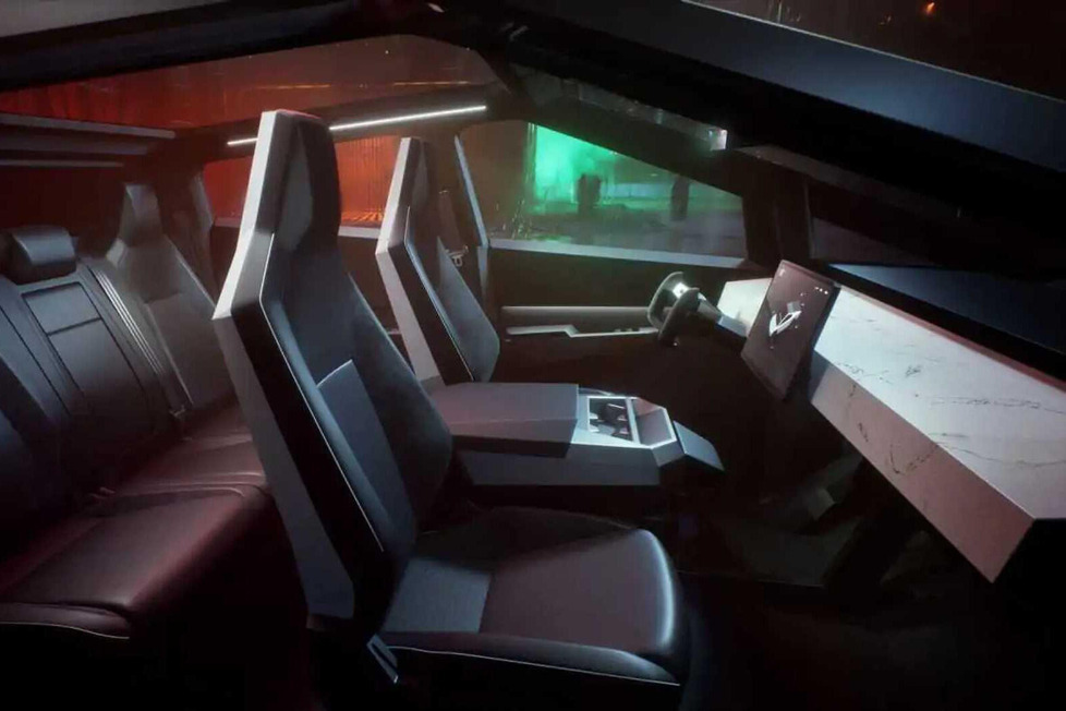 Vier Jahre nach der Vorstellung rückt nun der Auslieferungsstart des Cybertruck näher und näher: Nun gibt es interessante Bilder vom Interieur