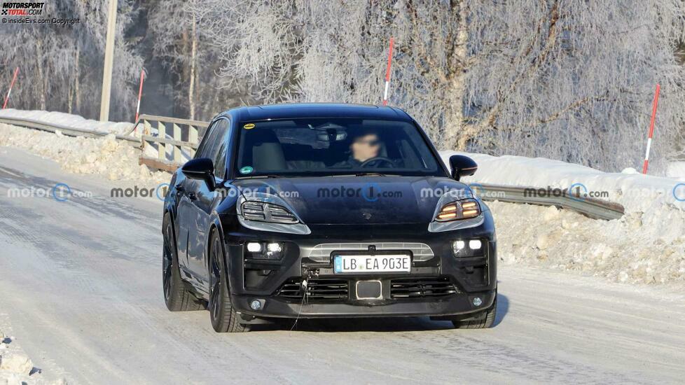 Porsche Macan EV (2024) Erlkönigaufnahmen vom Innenraum