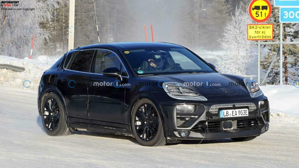 Porsche Macan EV (2024) Erlkönigaufnahmen vom Innenraum