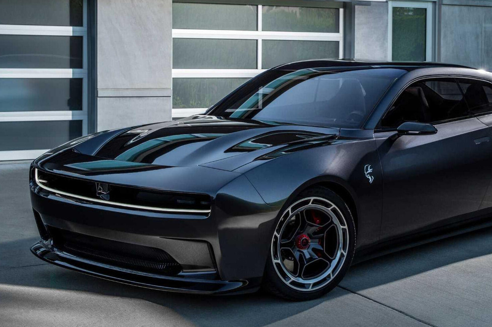 Einem neuen Bericht zufolge wird der nächste Dodge Charger doch einen Verbrenner kriegen, aber der Daytona kommt rein elektrisch