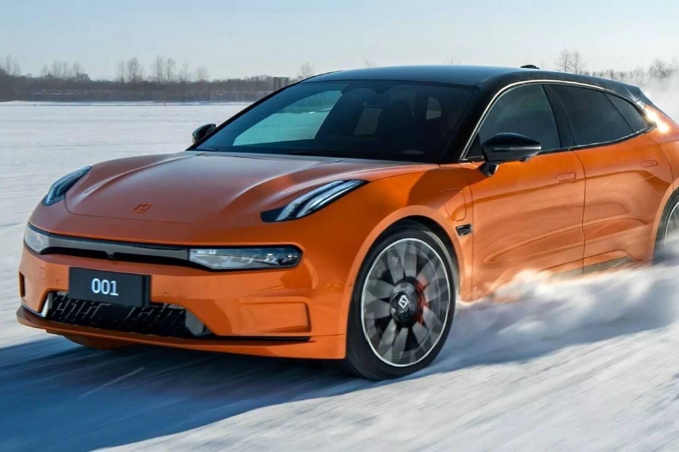 Bis zu 400 kW starkes Fünf-Meter-Auto startet in Holland und Schweden, danach auch bei uns