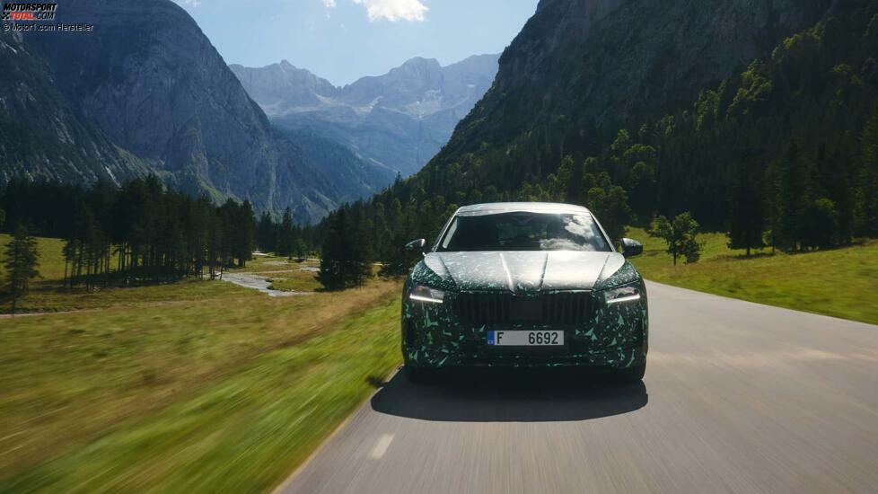 Skoda Superb Limousine Teaser (2024)