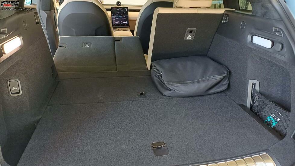 Nio ET5 Touring: Der Kofferraum mit einem umgeklapptem Rücksitz