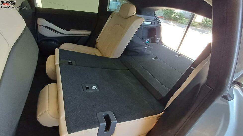 Nio ET5 Touring: Der Kofferraum mit einem umgeklapptem Rücksitz