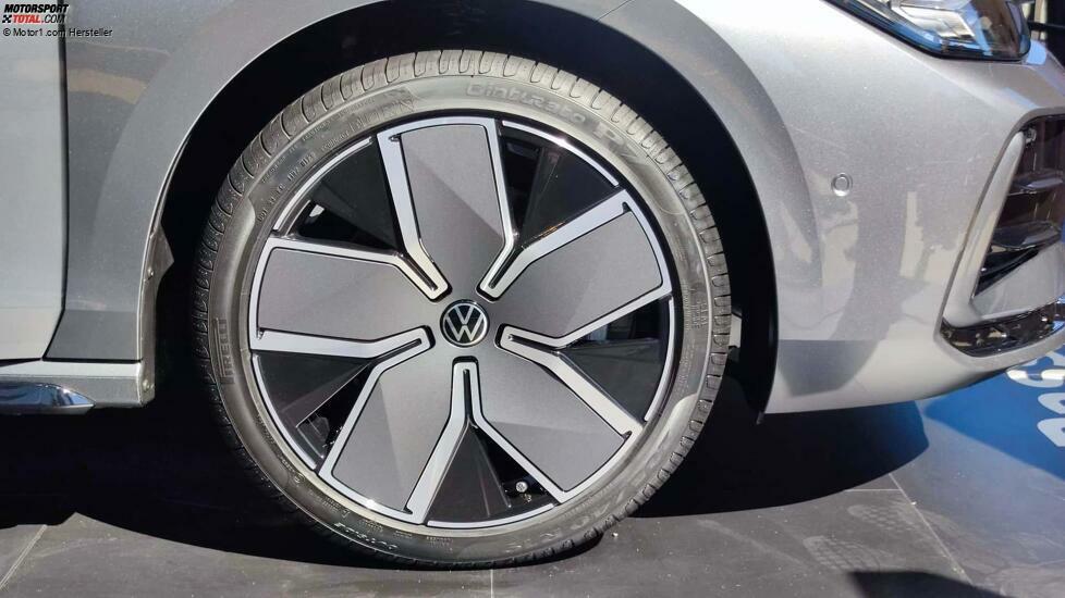 Volkswagen Passat Variant eHybrid (2024) auf der IAA Mobility